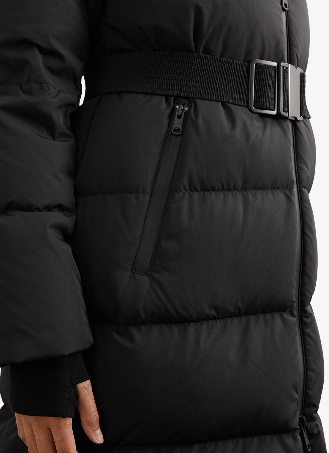 Reiss Colette longline puffer jas met ceintuur en capuchon - detail 3 black / zwart