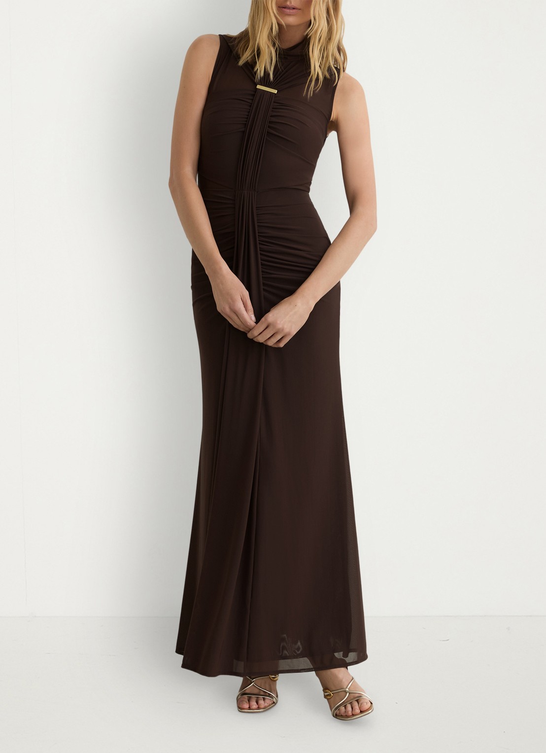 Reiss Colette maxi jurk met ruches - detail 2 chocoladebruin