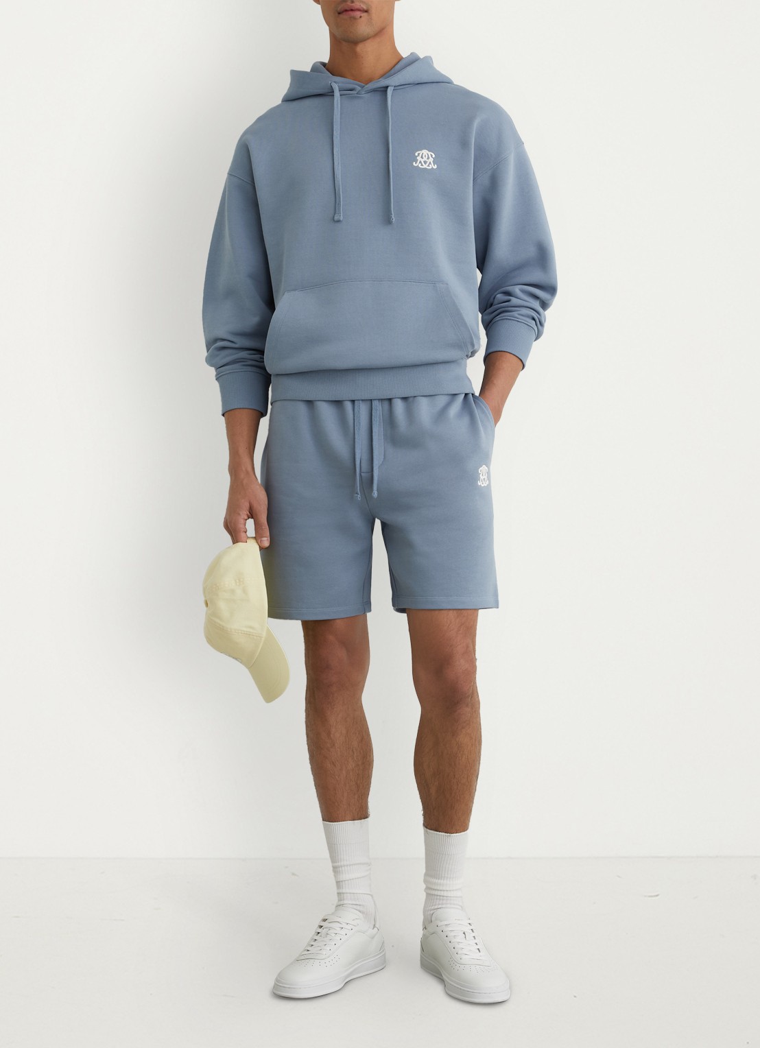 Reiss Conlin hoodie met borduring - voorkant 2 lichtblauw