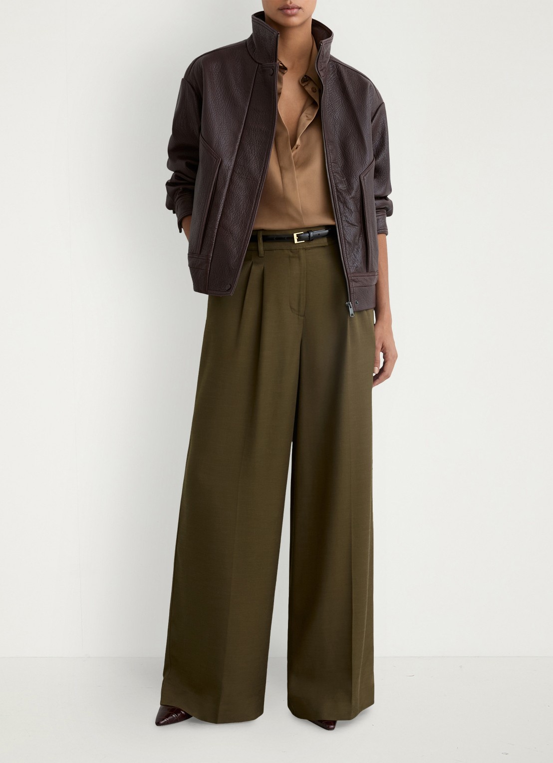 Reiss Cora high waist wide fit pantalon met steekzakken - voorkant 2 khaki