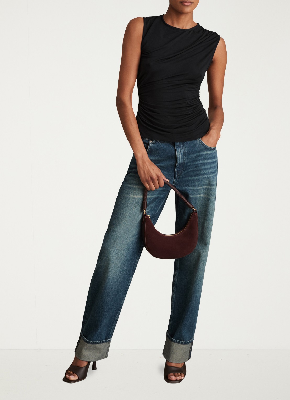 Reiss Dani mouwloze top met gedrapeerd detail - voorkant 3 black / zwart