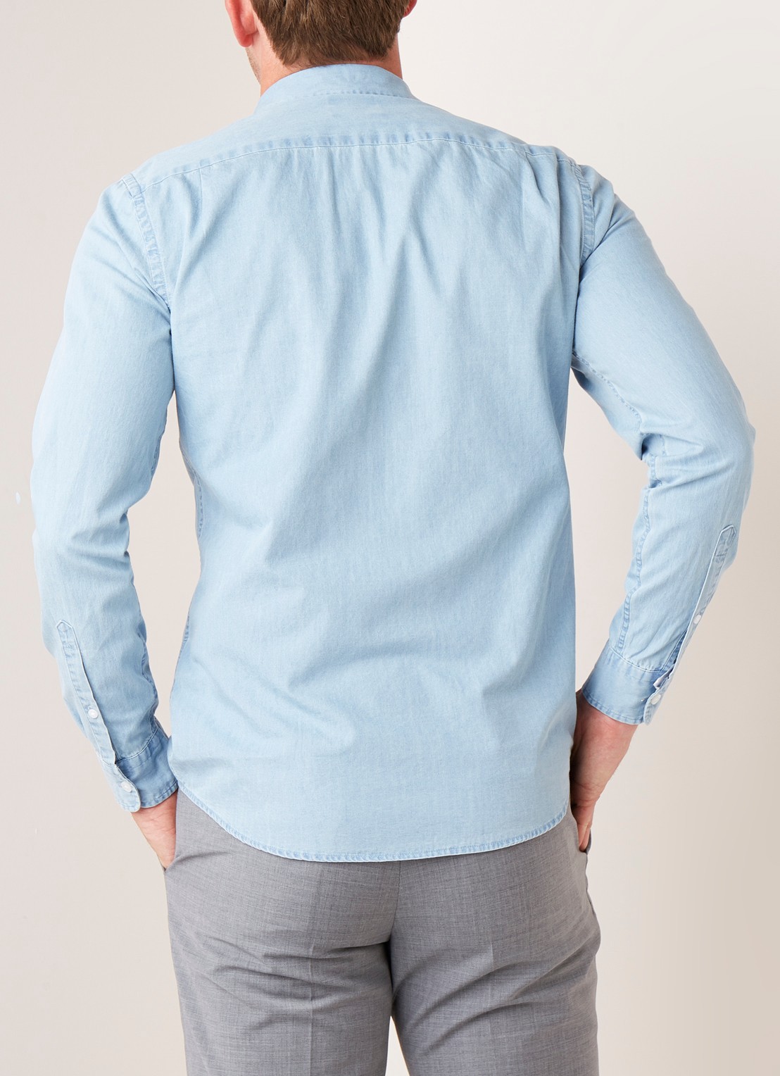 Reiss Draper regular fit overhemd van chambray - achterkant jeans