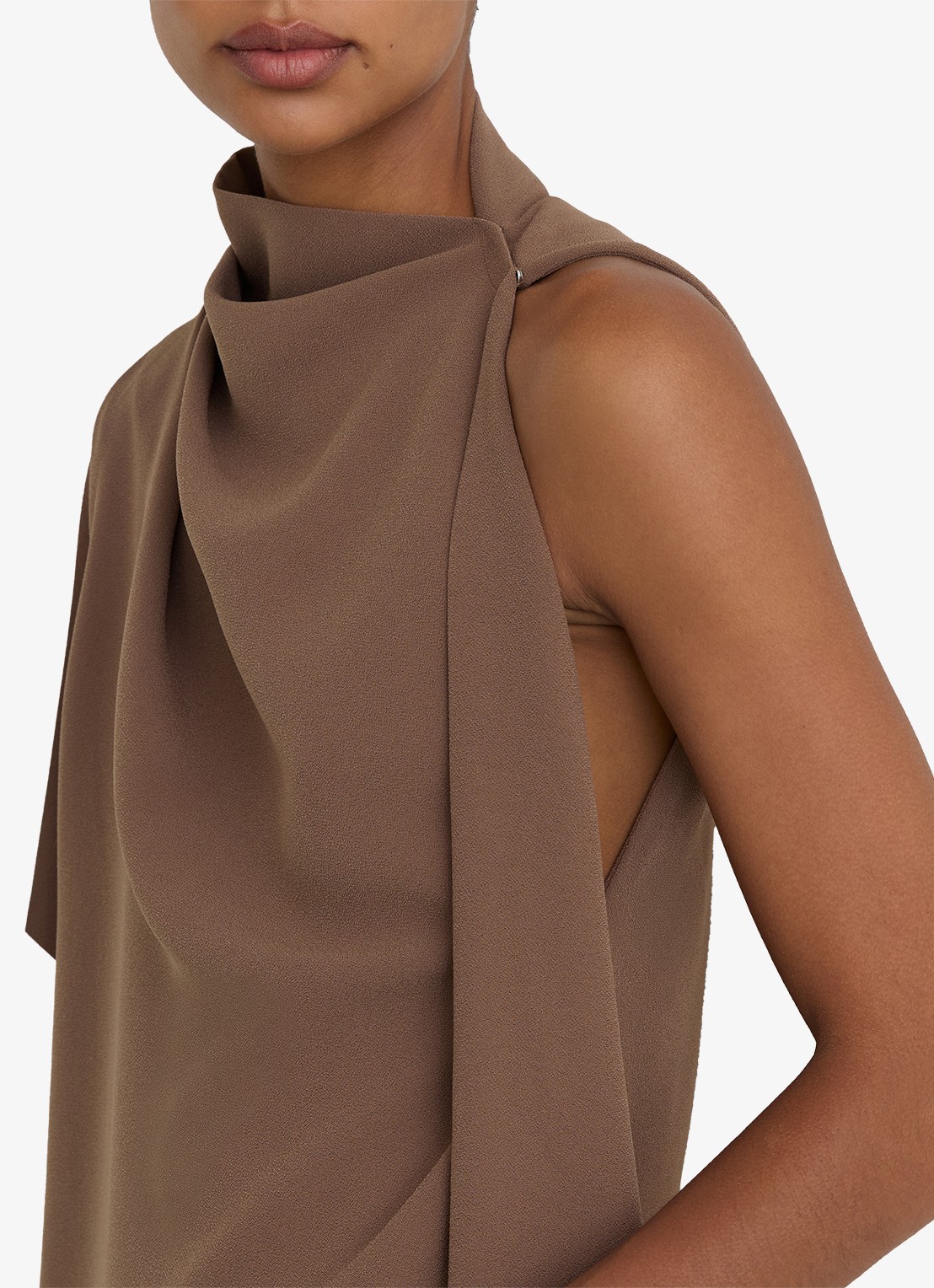 Reiss Ellery one-shoulder mini jurk van crêpe  - detail 4 bruin