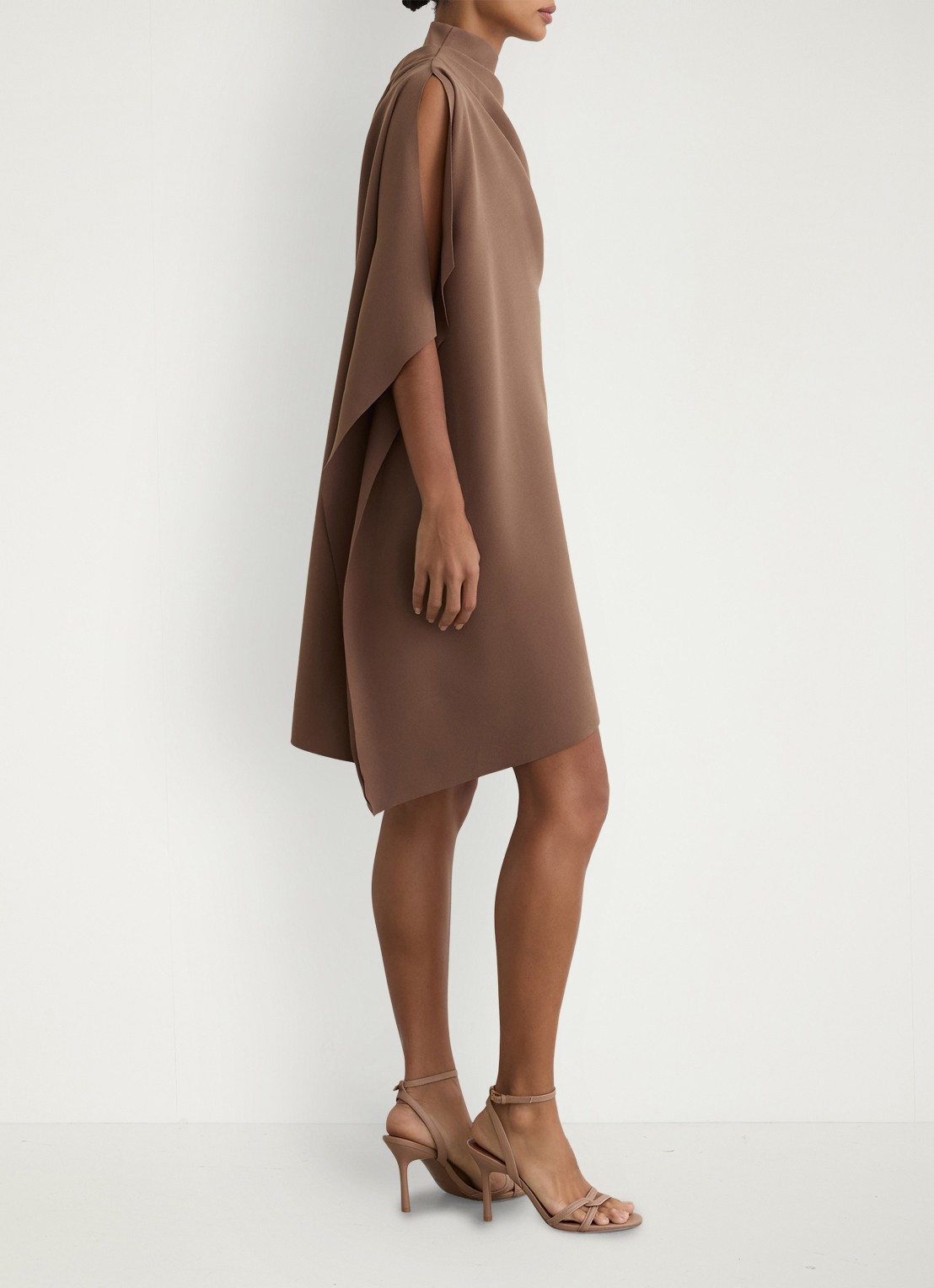 Reiss Ellery one-shoulder mini jurk van crêpe  - detail 5 bruin