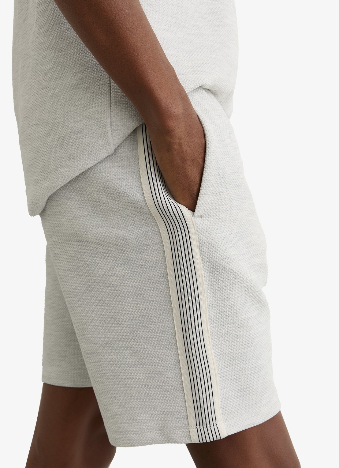 Reiss Emilio regular fit korte joggingbroek met steekzakken - detail 5 lichtgrijs