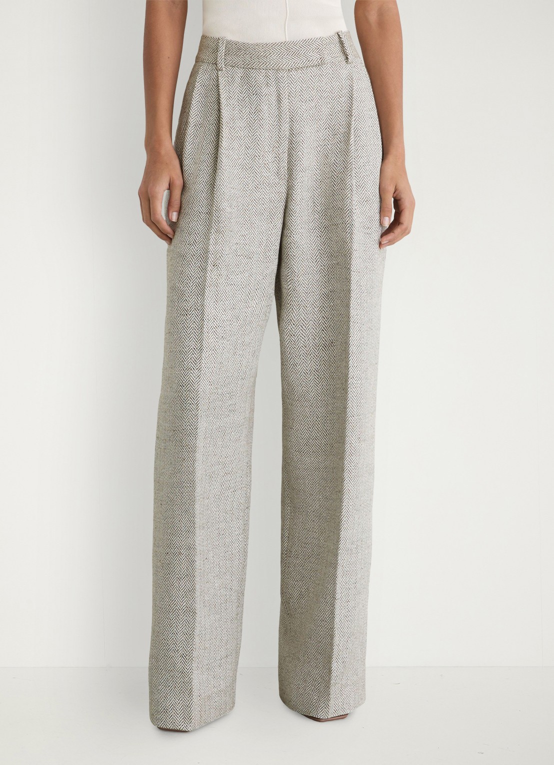 Reiss Ezra high waist straight fit pantalon met visgraat dessin - detail 4 neutral / beige