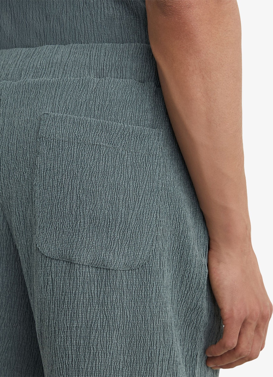 Reiss Flint regular fit korte broek met structuur - detail 4 dark sage / groen