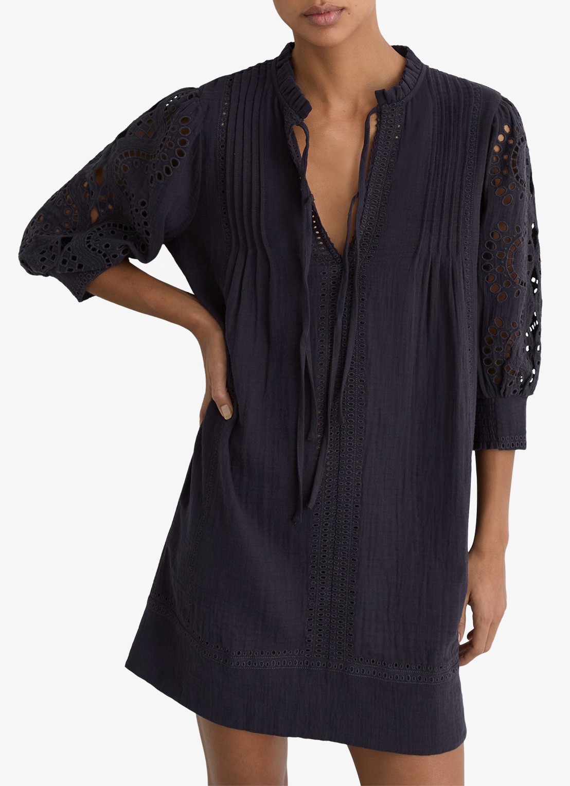 Reiss GIA Cotton Cheesecloth Broderie Mini Dress - detail 3 donkerblauw