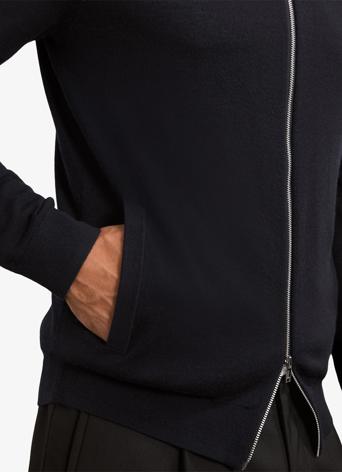 Reiss Hampshire fijngebreid vest van wol met steekzakken  - detail 4 navy / blauw