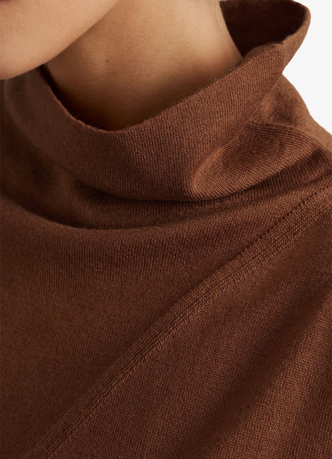 Reiss Harper mouwloze top van wol met col - detail 7 cognac