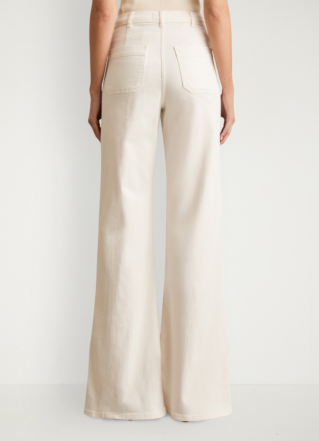 Reiss High waist flared jeans met opgestikte zakken - achterkant gebroken wit
