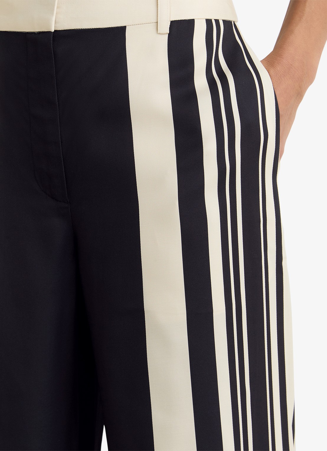 Reiss High waist wide fit pantalon met grafische print - detail 5 zwart
