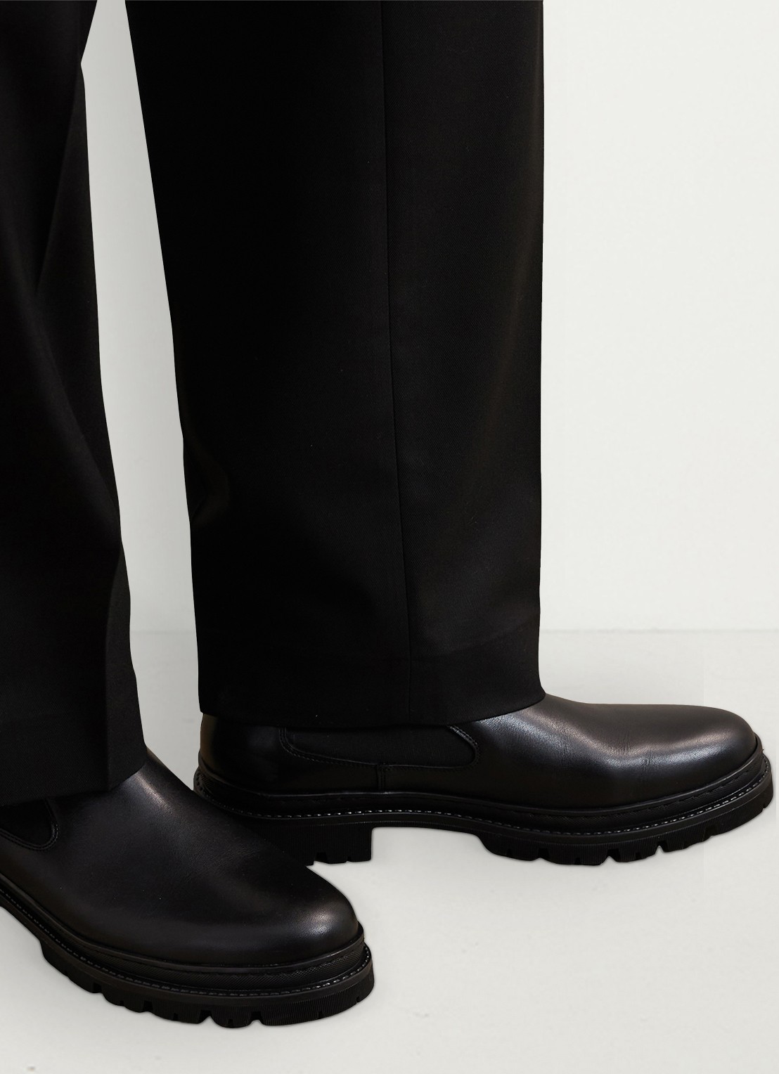 Reiss Huxley chelsea boot van leer - voorkant 3 black / zwart