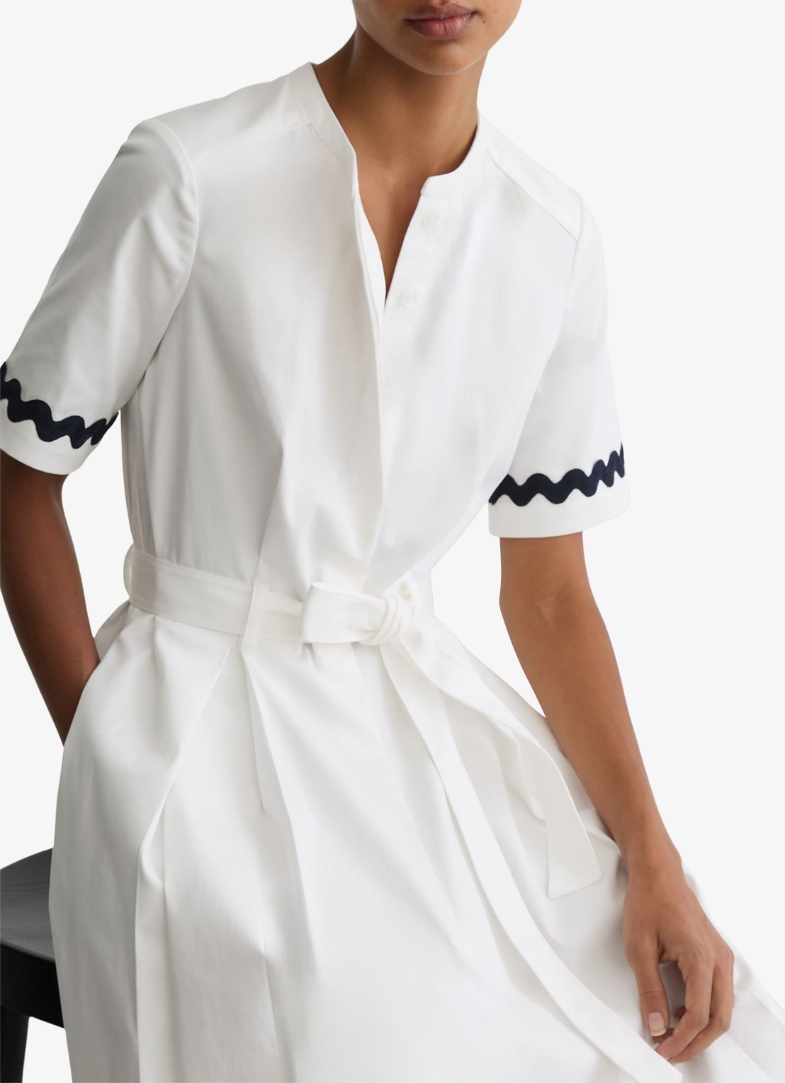 Reiss Isabelle midi jurk met strikceintuur - detail 5 gebroken wit