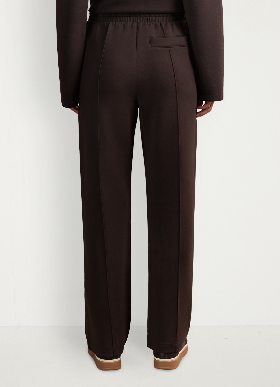 Reiss Jemma high waist straight fit joggingbroek met steekzakken - achterkant 2 chocoladebruin