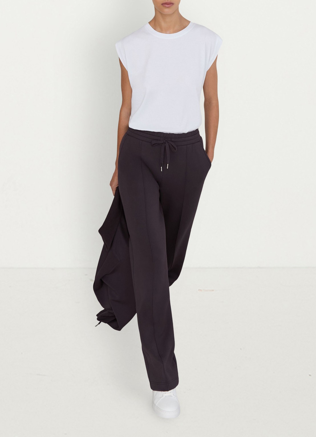 Reiss Jemma high waist straight fit joggingbroek met steekzakken - voorkant 7 aubergine