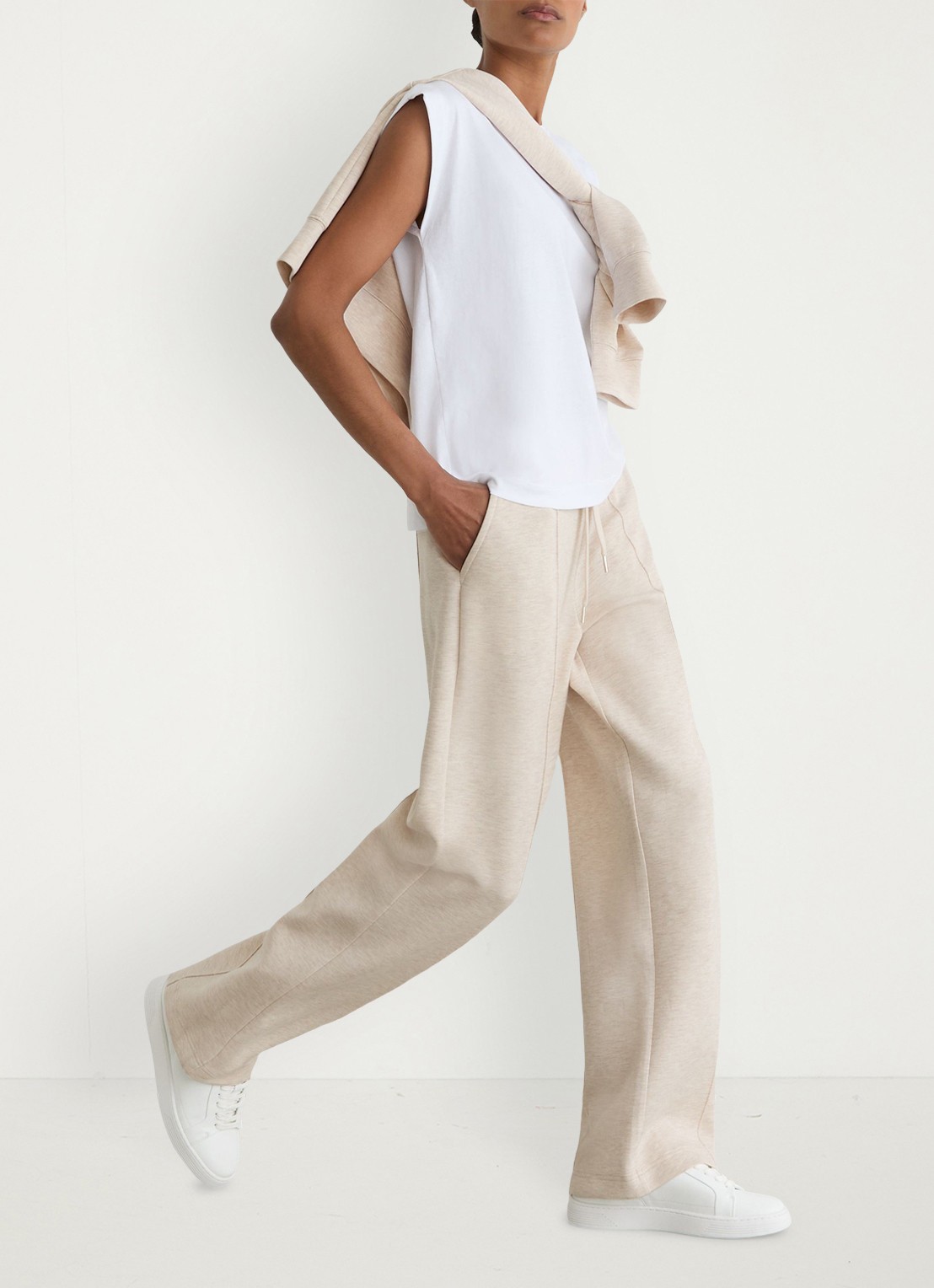 Reiss Jemma high waist wide fit joggingbroek met steekzakken - detail 5 beige