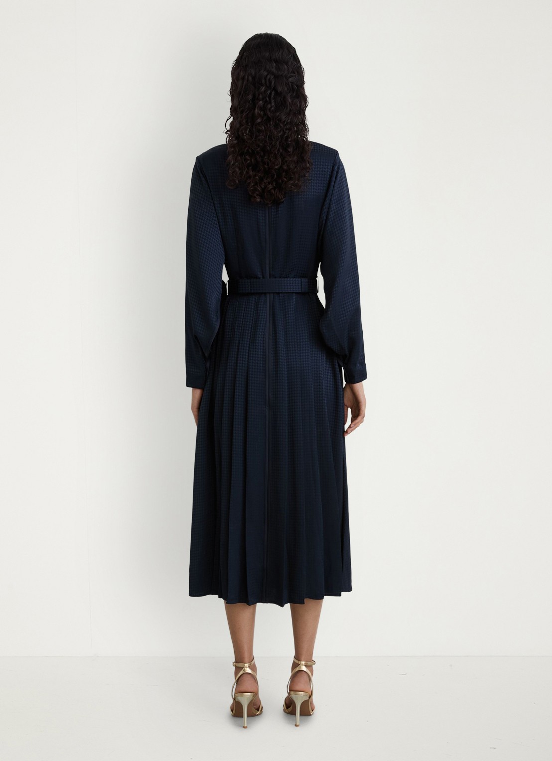Reiss Kea midi jurk met ceintuur en plooidetail - achterkant 3 donkerblauw
