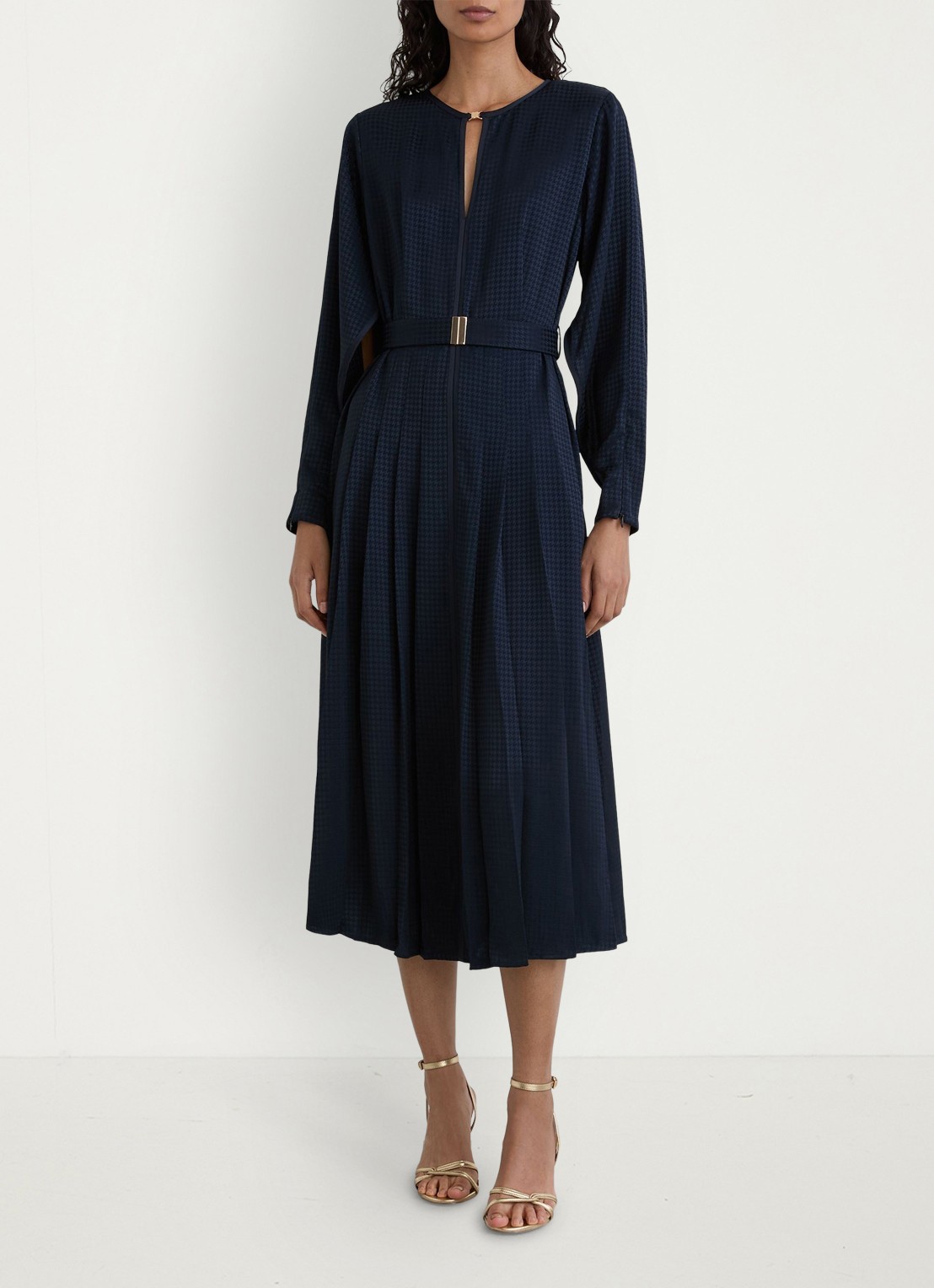 Reiss Kea midi jurk met ceintuur en plooidetail - voorkant 2 donkerblauw
