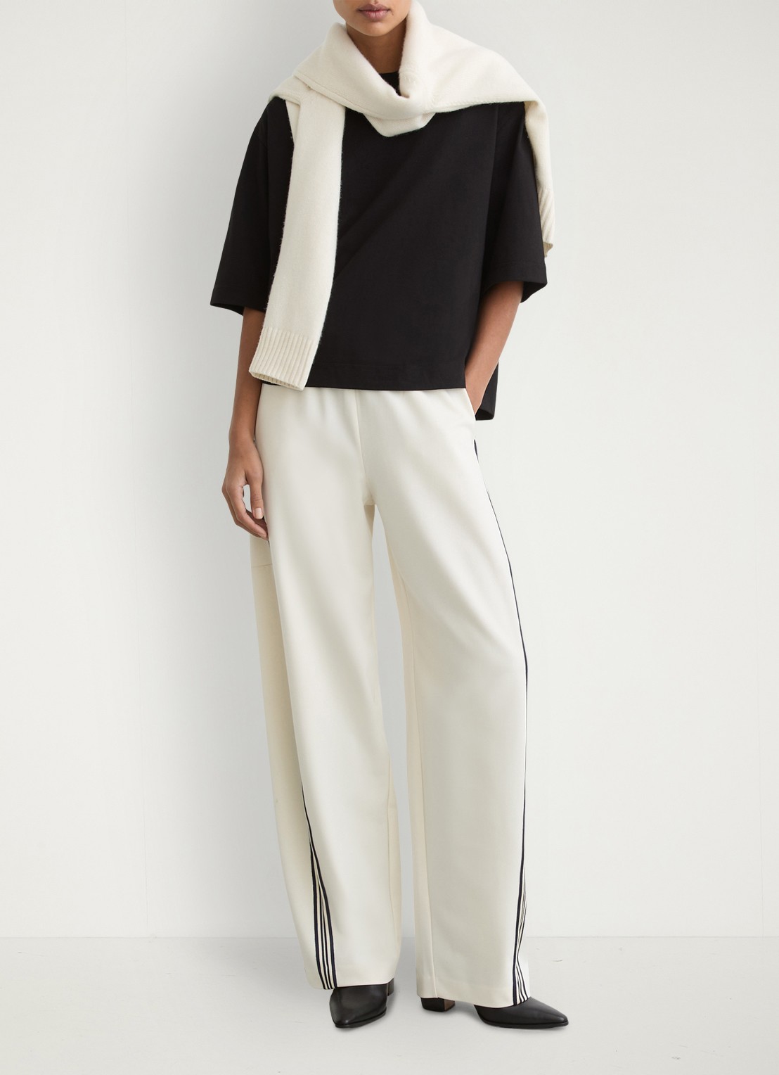 Reiss Lara oversized T-shirt  - voorkant 2 black / zwart