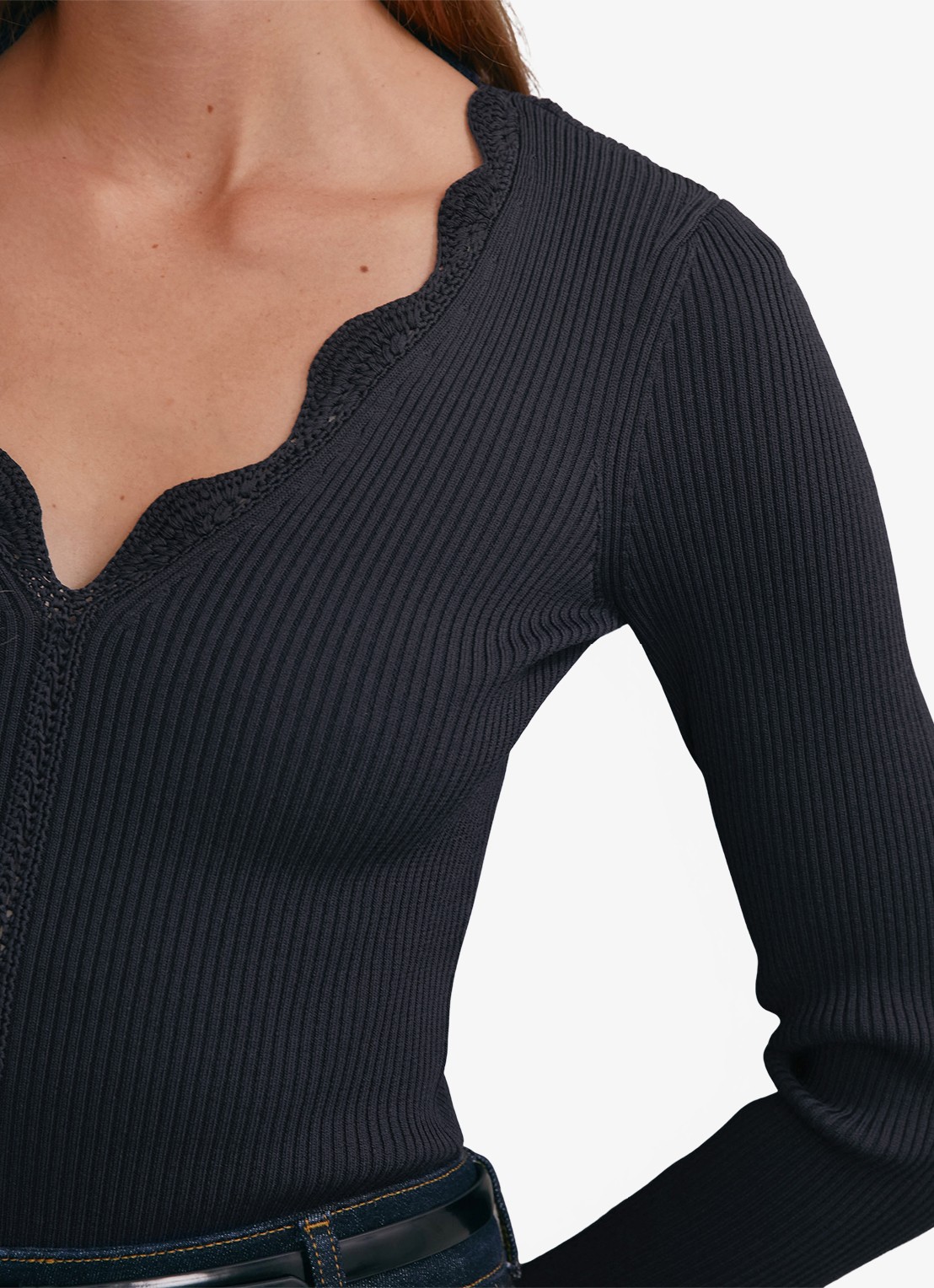 Reiss Lara ribgebreide trui met crochet detail - detail 5 donkerblauw