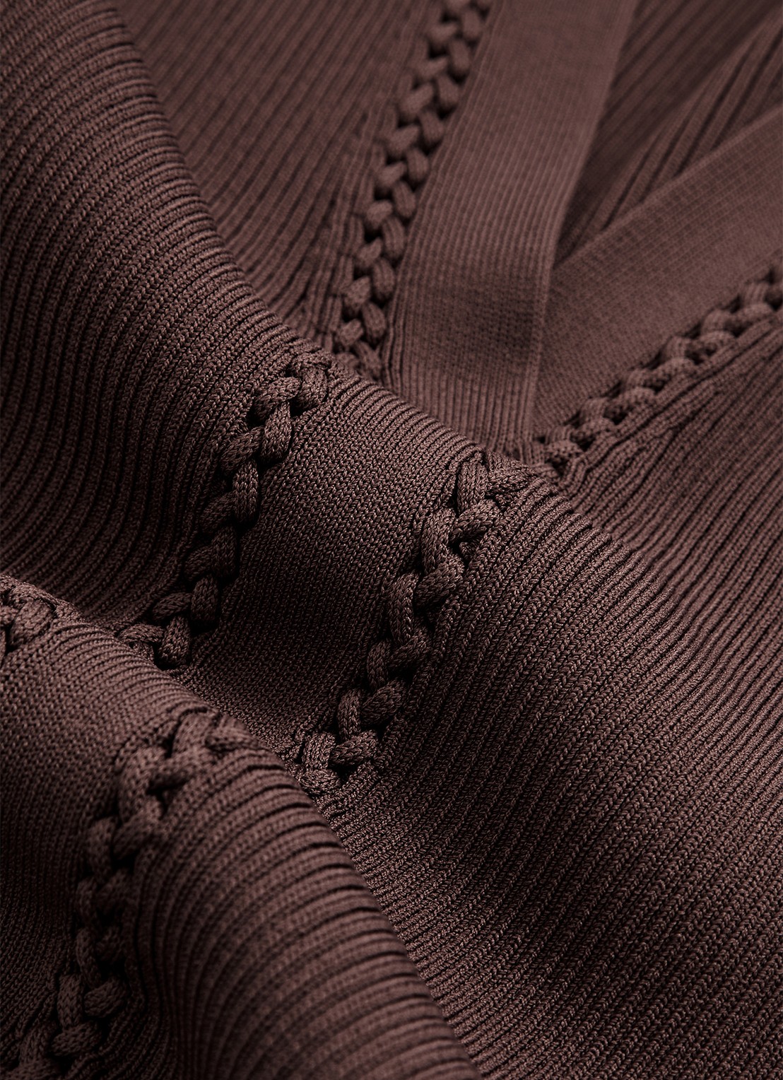 Reiss Lauri ribgebreide top met V-hals - detail 5 donkerbruin
