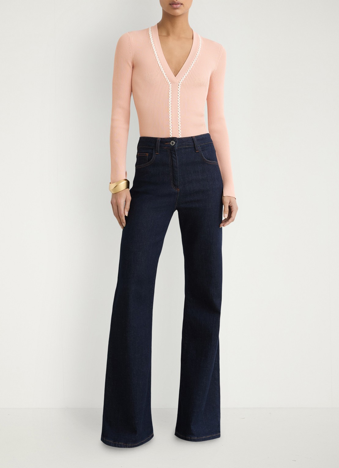 Reiss Lauri ribgebreide top met V-hals - voorkant 5 roze