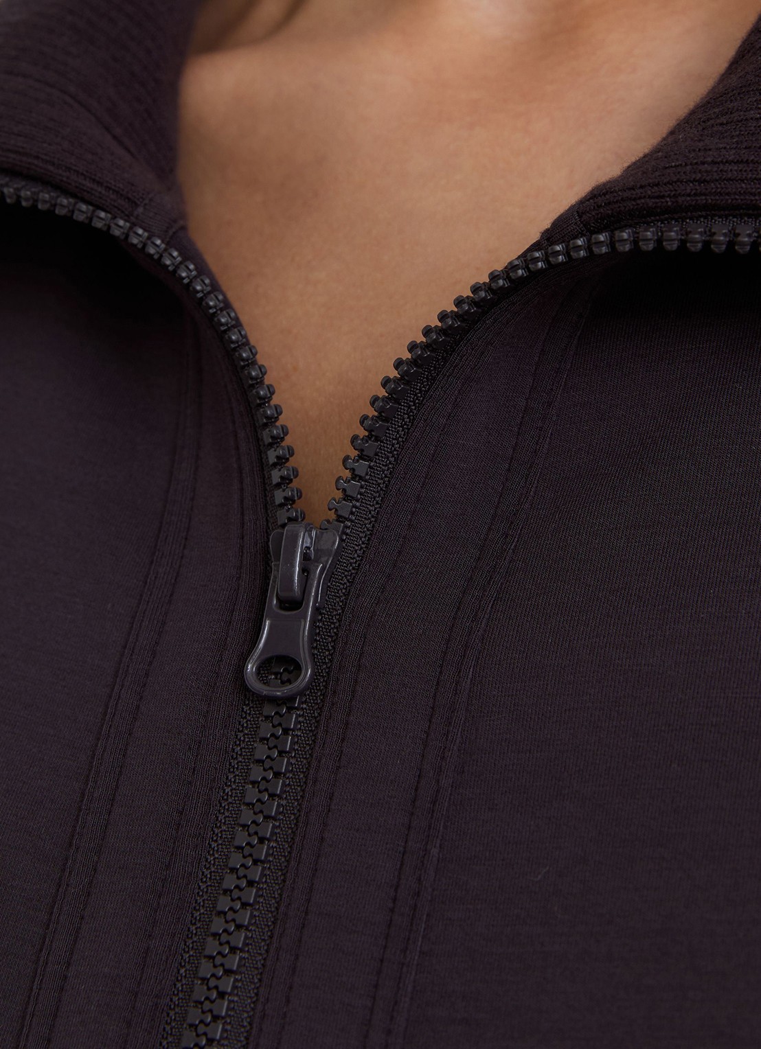 Reiss Laurrie Premium sweatvest met opstaande kraag - detail 2 aubergine