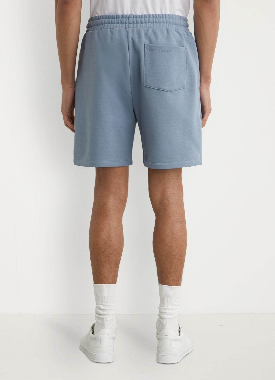 Reiss Levin straight fit korte broek met steekzakken - achterkant staalblauw