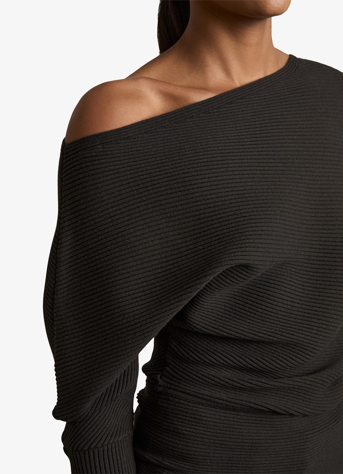 Reiss Lorna fijngebreide trui met asymmetrisch hals - detail 3 donkerbruin