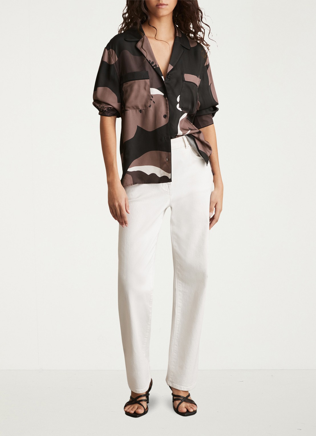 Reiss Lottie blouse met bloemenprint - voorkant 5 bruin