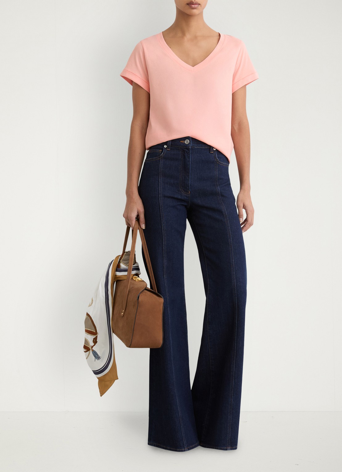 Reiss Luna T-shirt met V-hals  - voorkant 2 oudroze