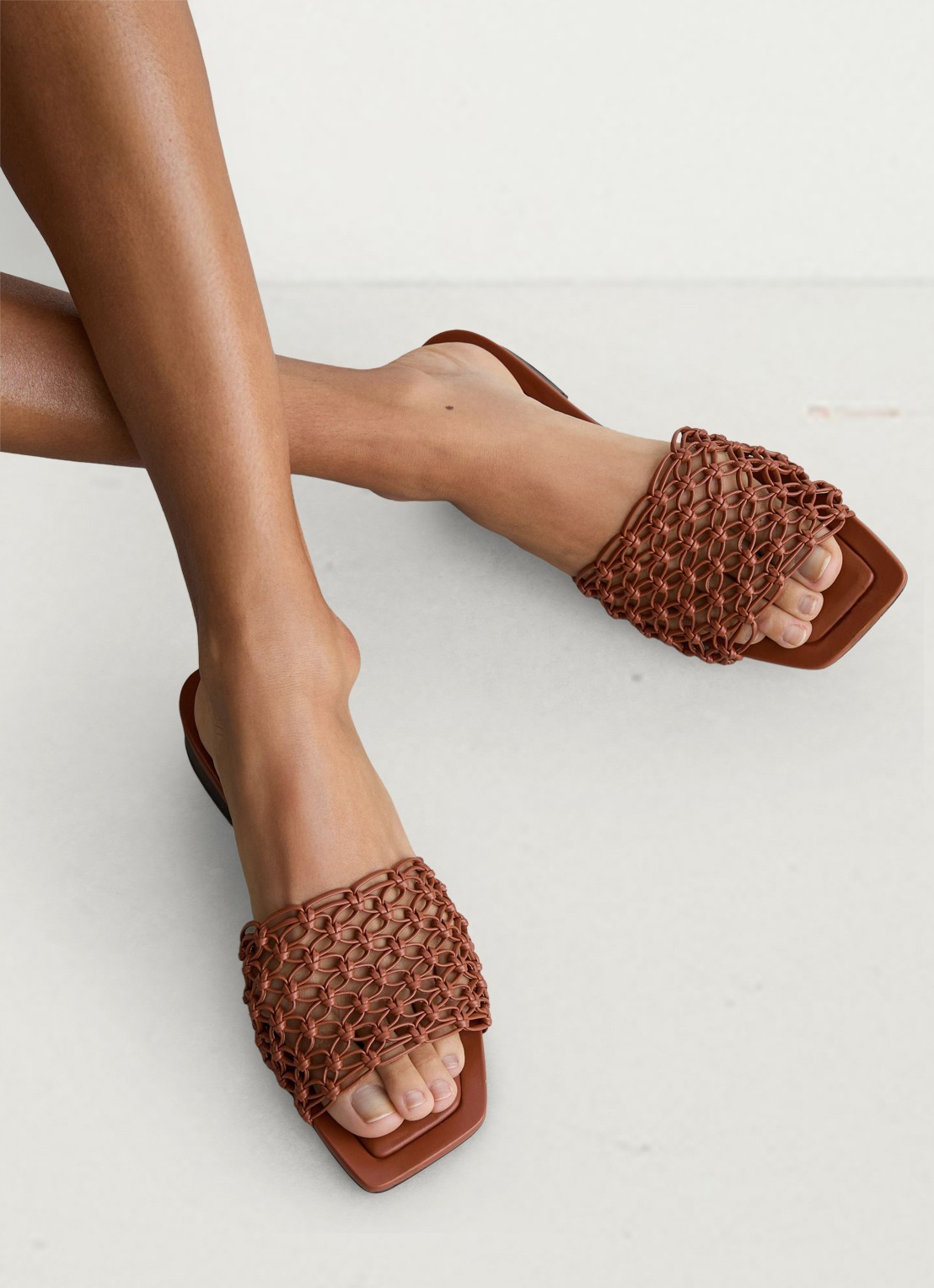 Reiss Mabel slipper - voorkant 5 tan / beige