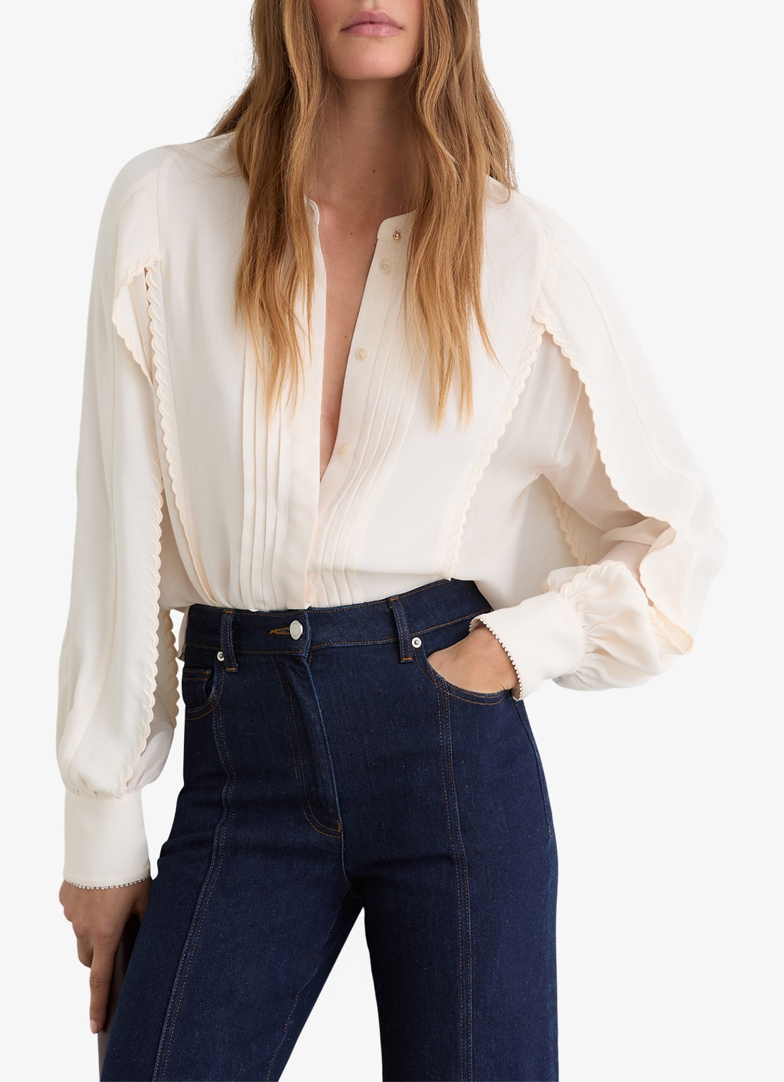 Reiss Maddie blouse met plooidetail - detail 3 beige