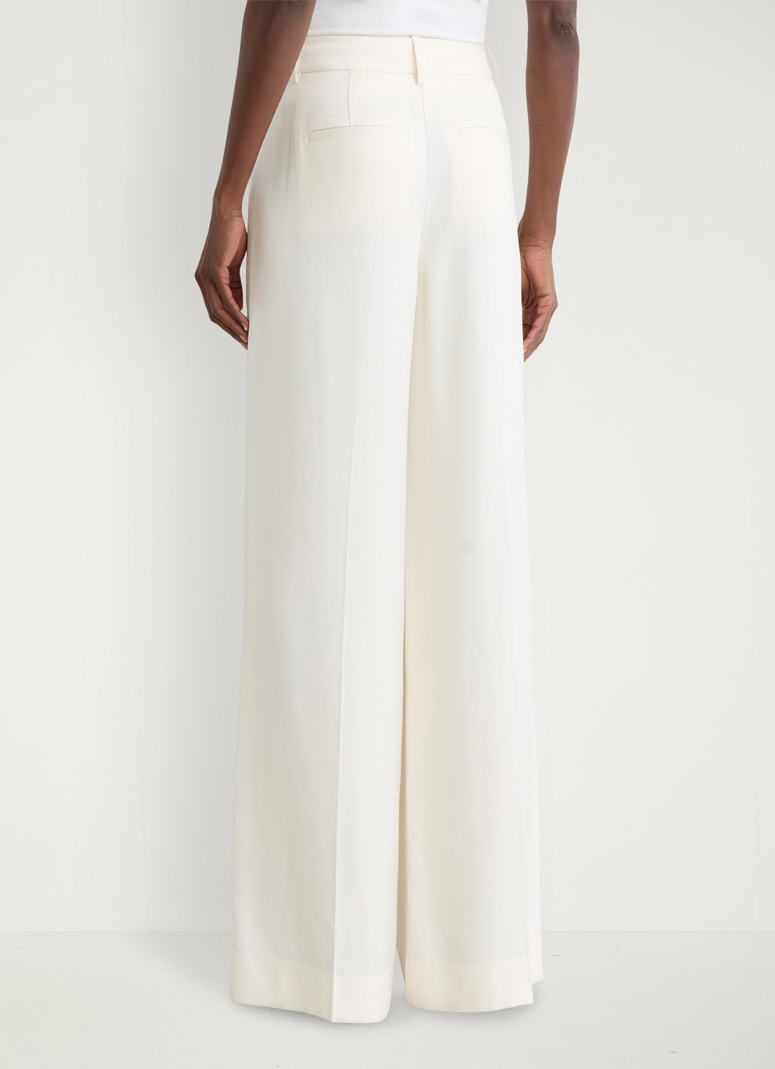 Reiss Malin wide fit pantalon met steekzakken - achterkant beige