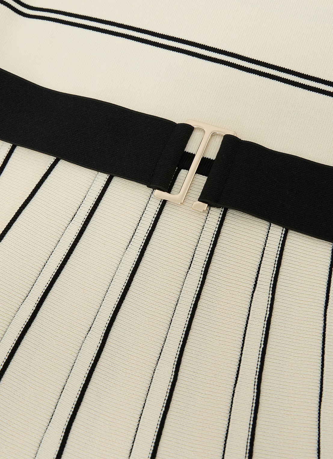 Reiss Mallory midi jurk met plooien  - detail 6 beige