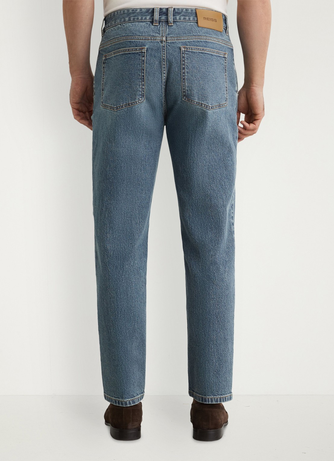 Reiss Manhattan straigt let jeans met steekzakken - achterkant indigo