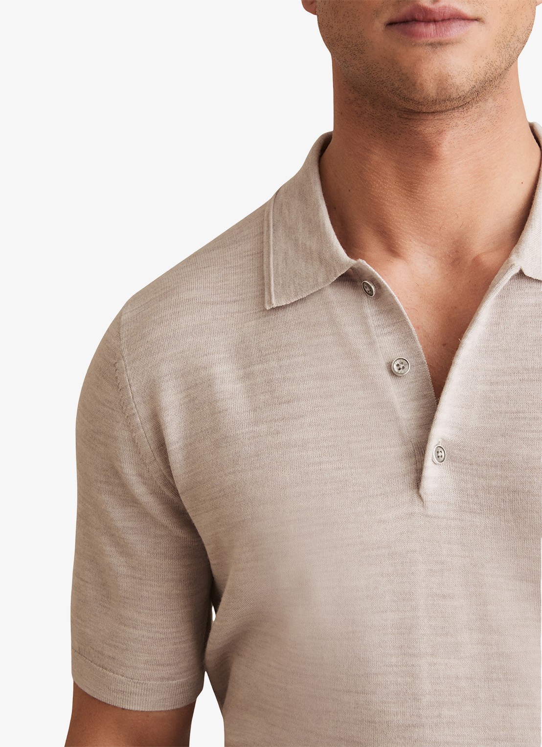 Reiss Manor regular fit polo van merino wol - detail 3 creme