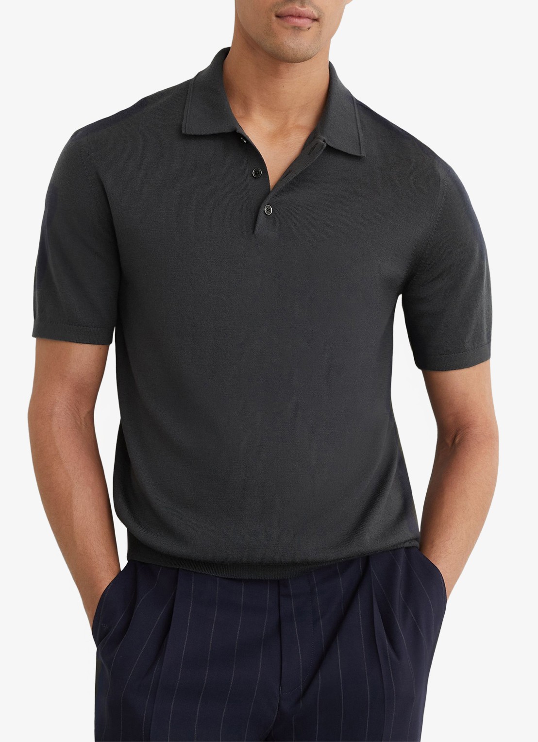 Reiss Manor regular fit polo van merino wol - detail 3 vulcan grey / grijs