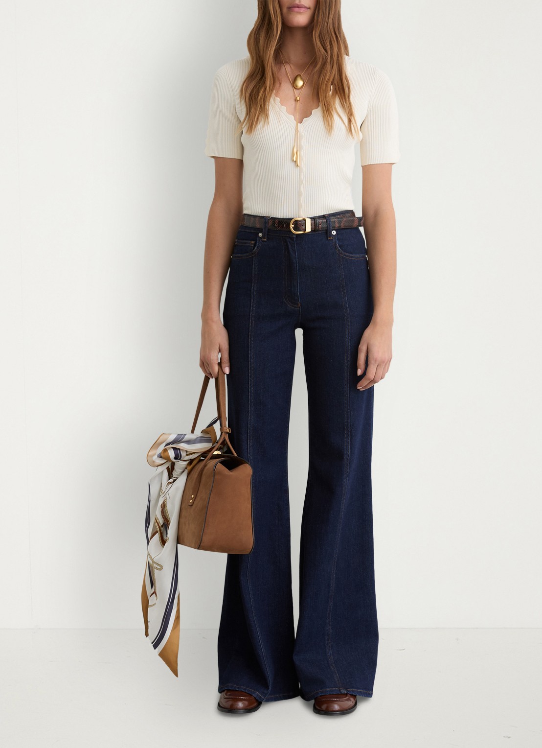 Reiss Marcy ribgebreide top met V-hals - voorkant 6 wit