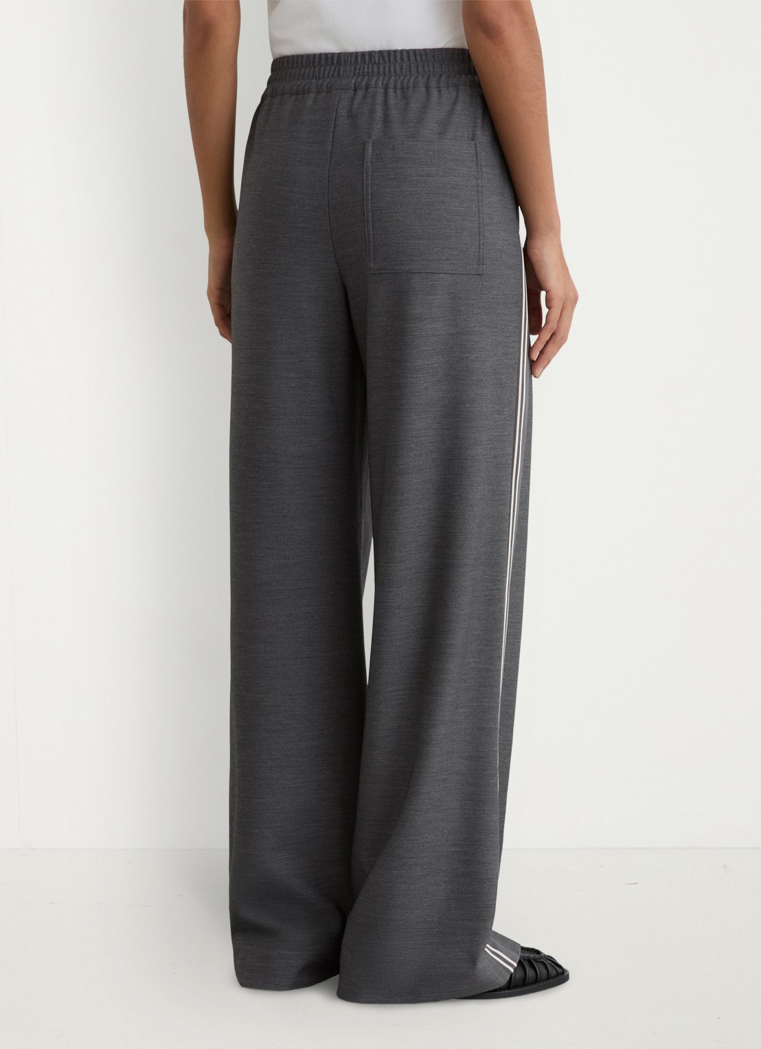 Reiss Marlow high waist wide fit trackpants met gestreept detail - achterkant grijs
