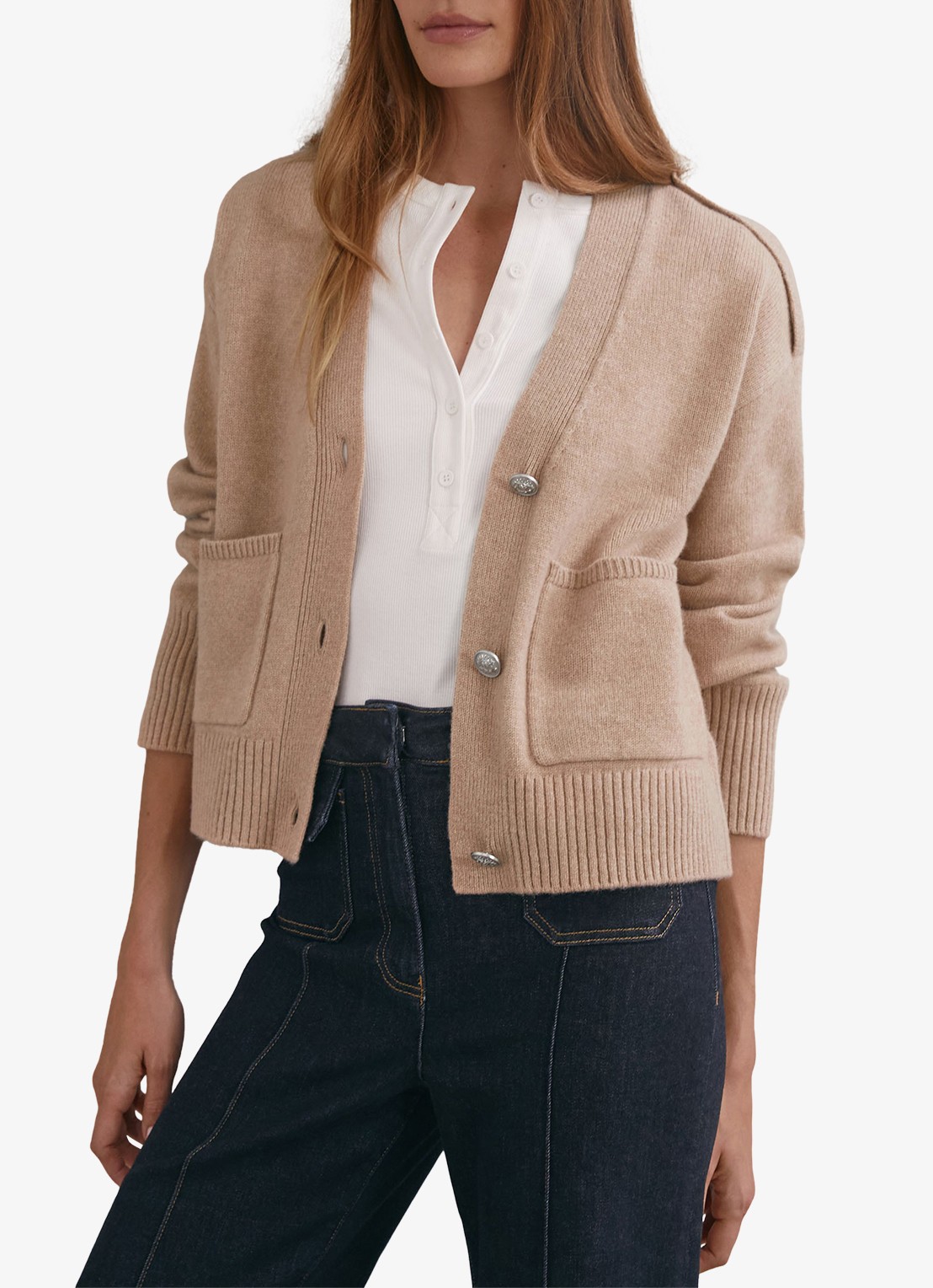 Reiss Maya fijngebreid vest in kasjmierblend met steekzakken - detail 4 beige