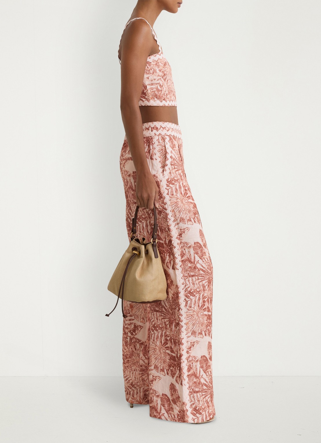 Reiss Mila high waist wide fit pantalon met bloemenprint - detail 7 lichtroze