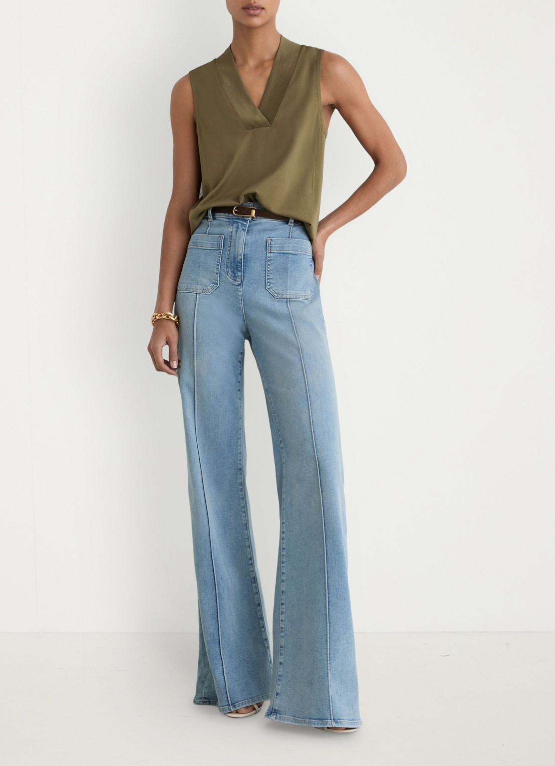 Reiss Miley top met V-hals - voorkant 5 khaki