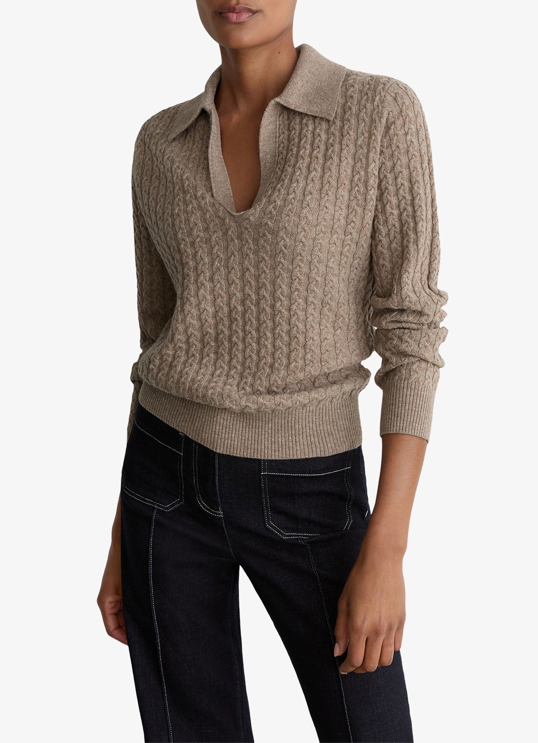 Reiss Millie kabelgebreide trui in kasjmier wolblend - detail beige