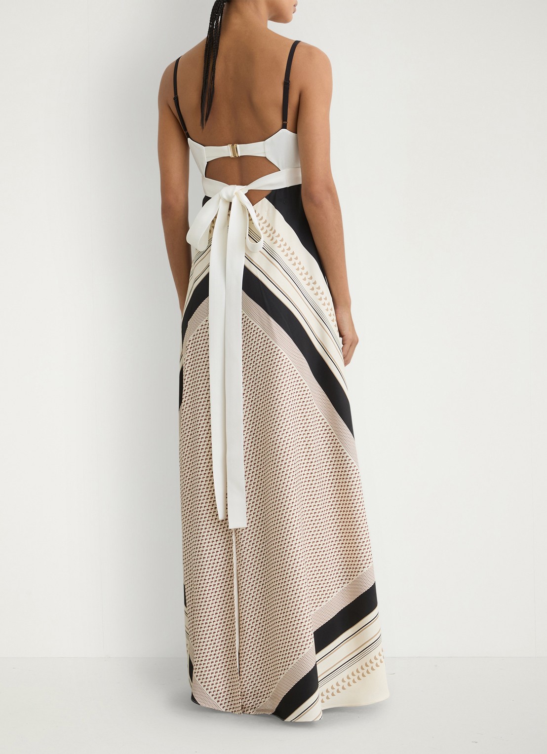 Reiss Myra maxi jurk met grafische print  - achterkant 5 beige