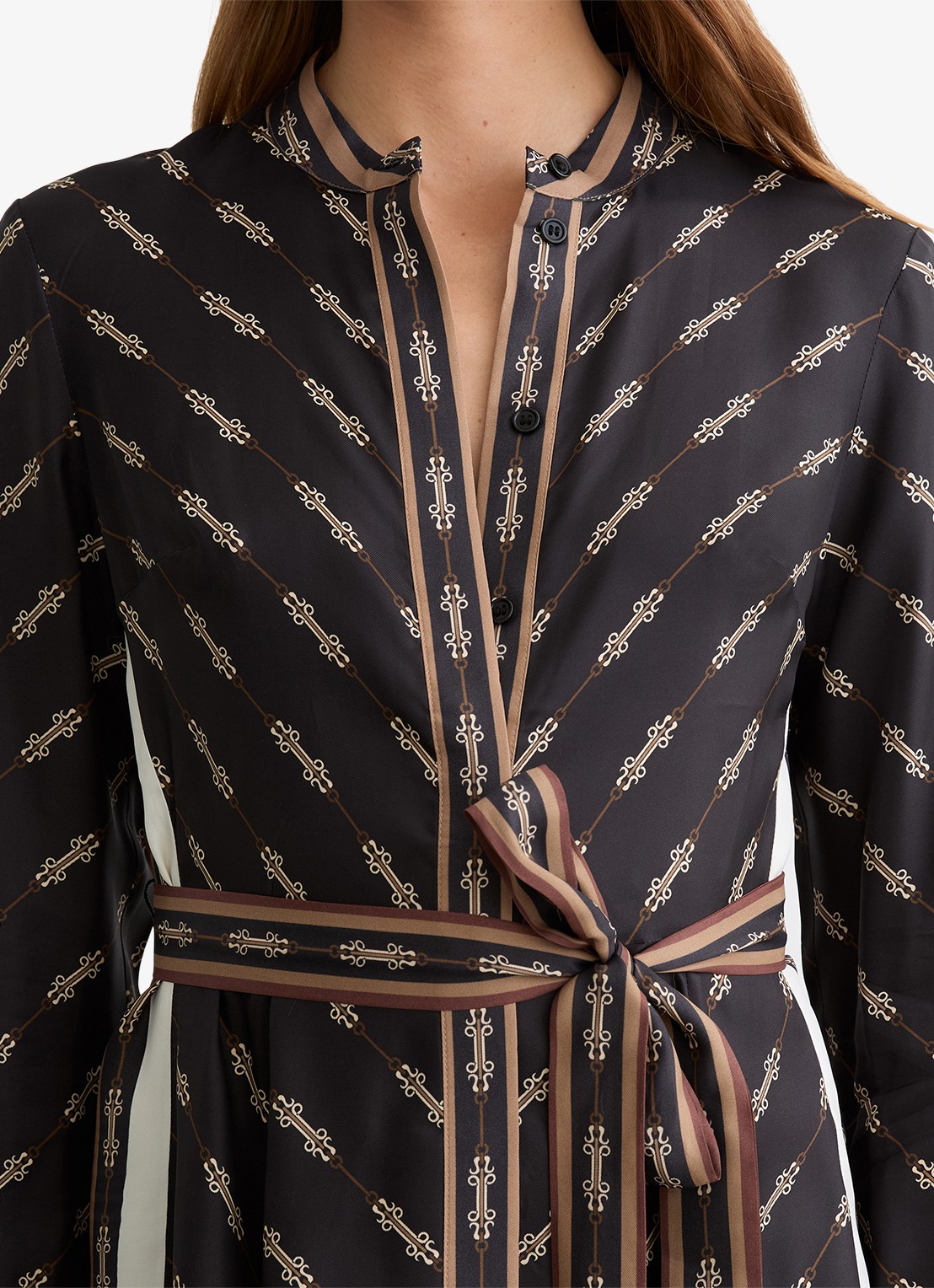 Reiss Nina mini blousejurk met grafische print en strikceintuur  - detail 5 zwart