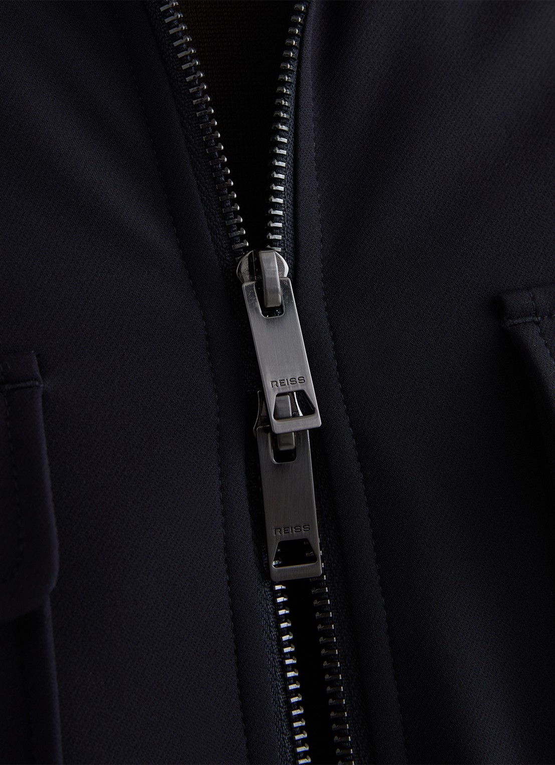 Reiss Oshei overshirt met borstzakken - detail donkerblauw
