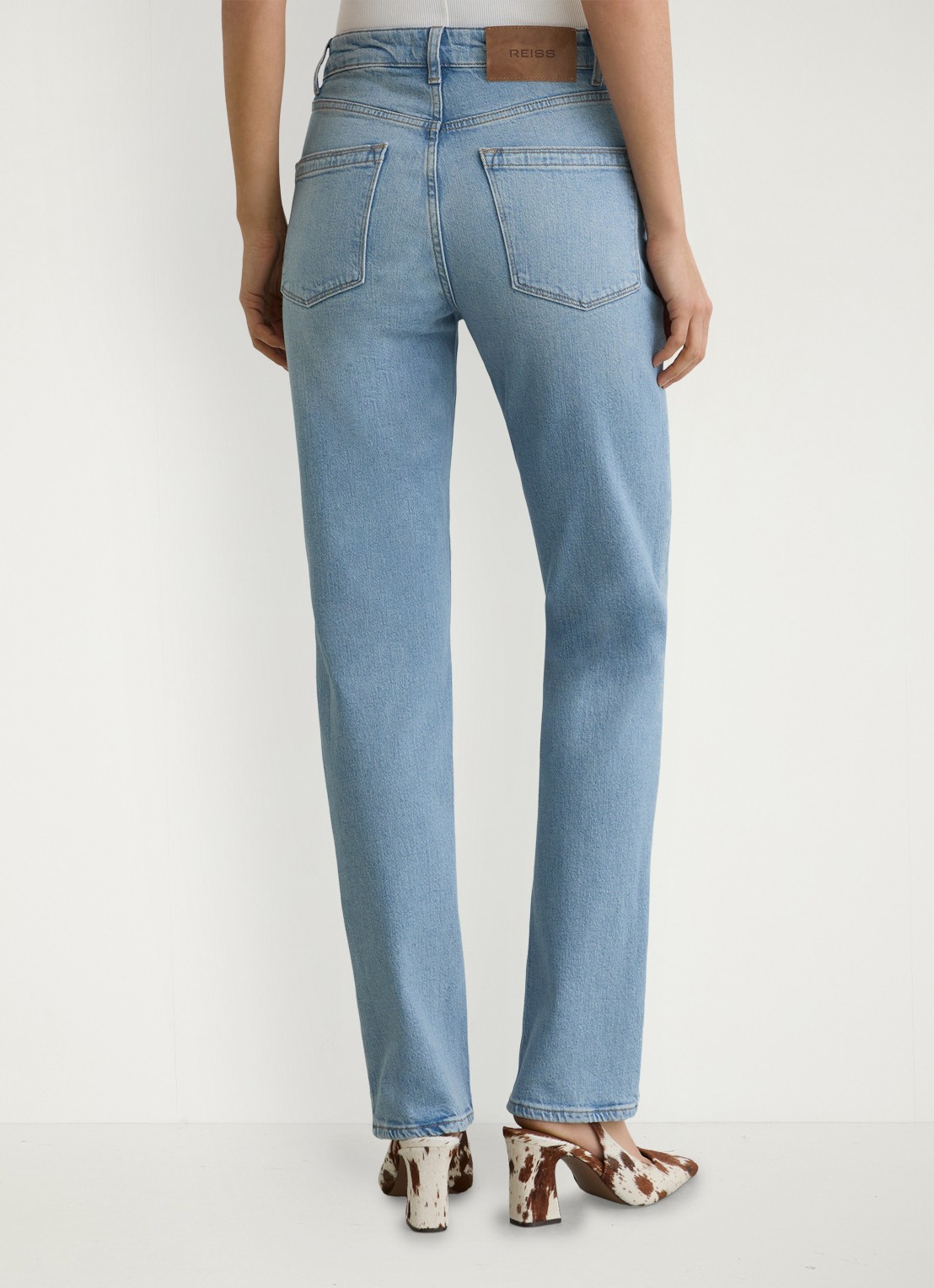 Reiss Petit Aubrey high waist straight leg jeans met medium wassing - achterkant 2 lichtblauw