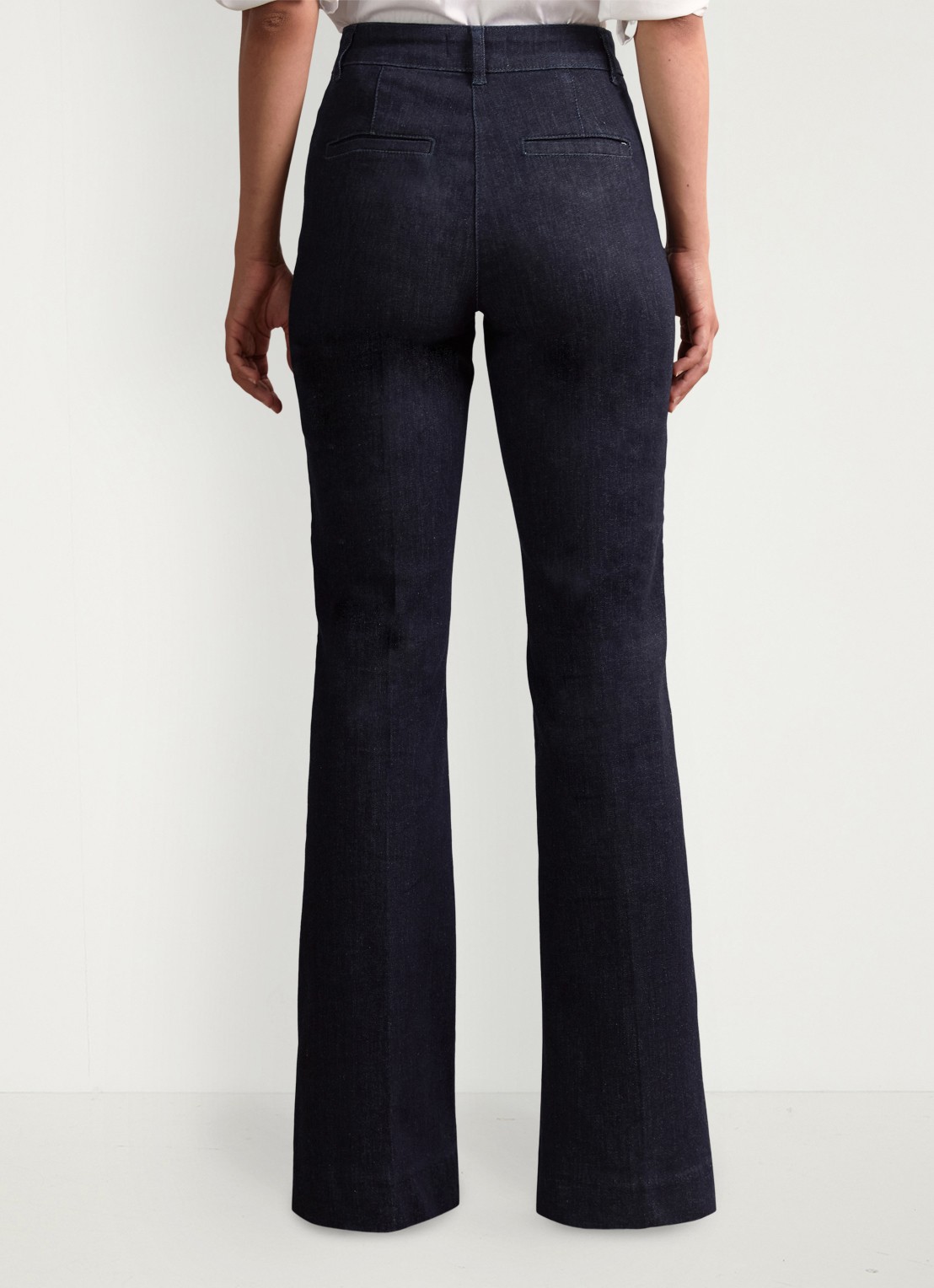 Reiss Petite Athena high wasit flared jeans met sierknopen - achterkant indigo
